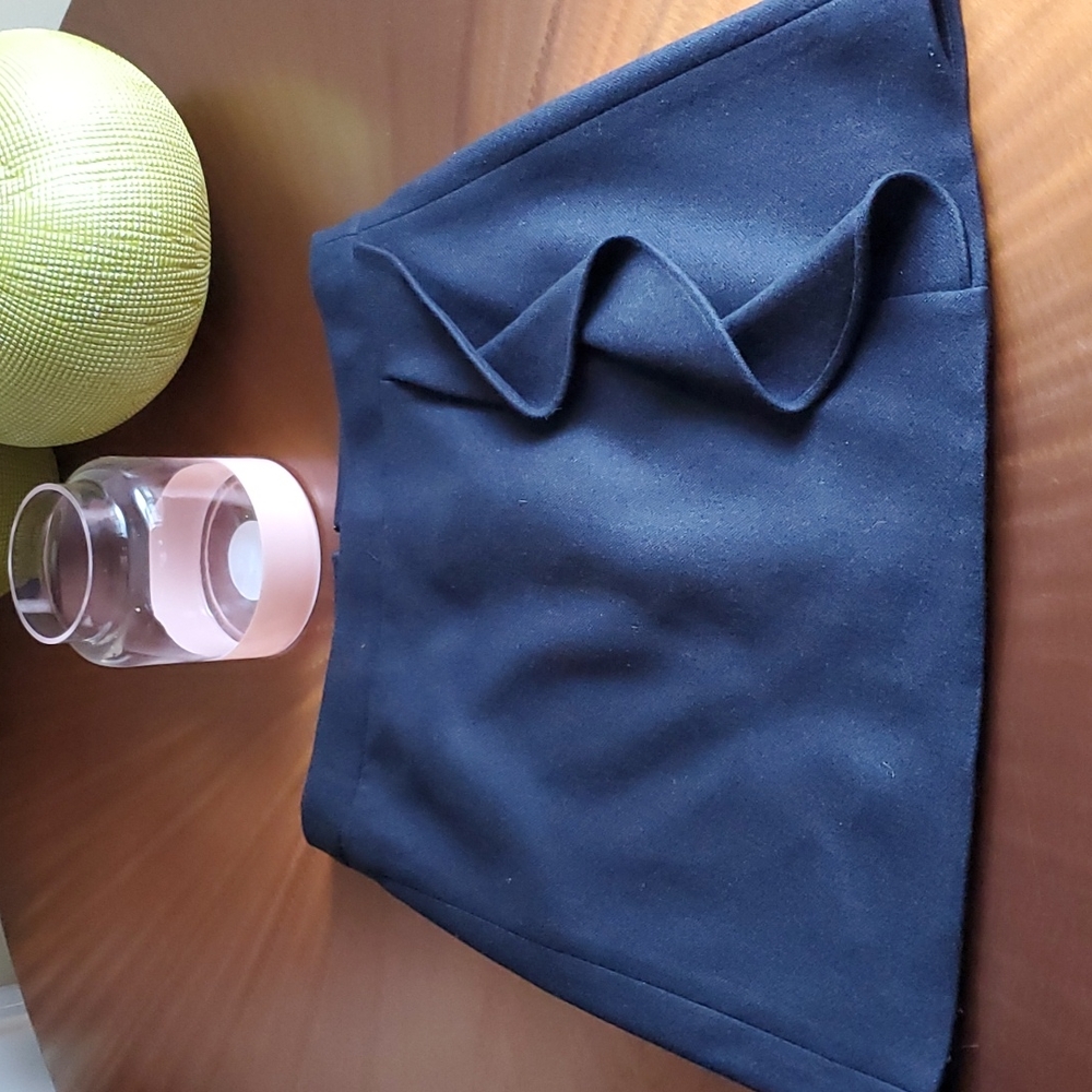 J.crew gorgeous style  skirt size 6  high-quality of fabric .perfect condition